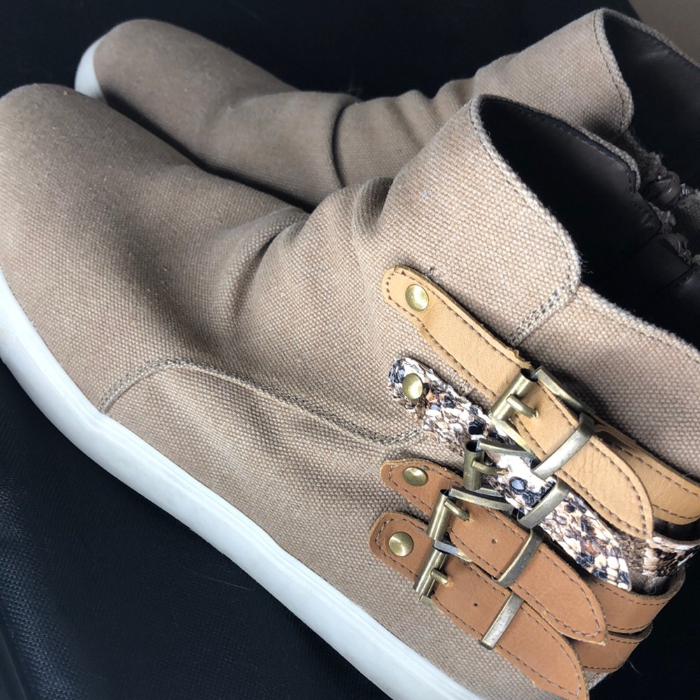 Jolimall Taupe Booties